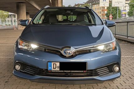 Toyota Auris Touring Sports 146.000 km 12.500 &euro; Düsseldorf 40476