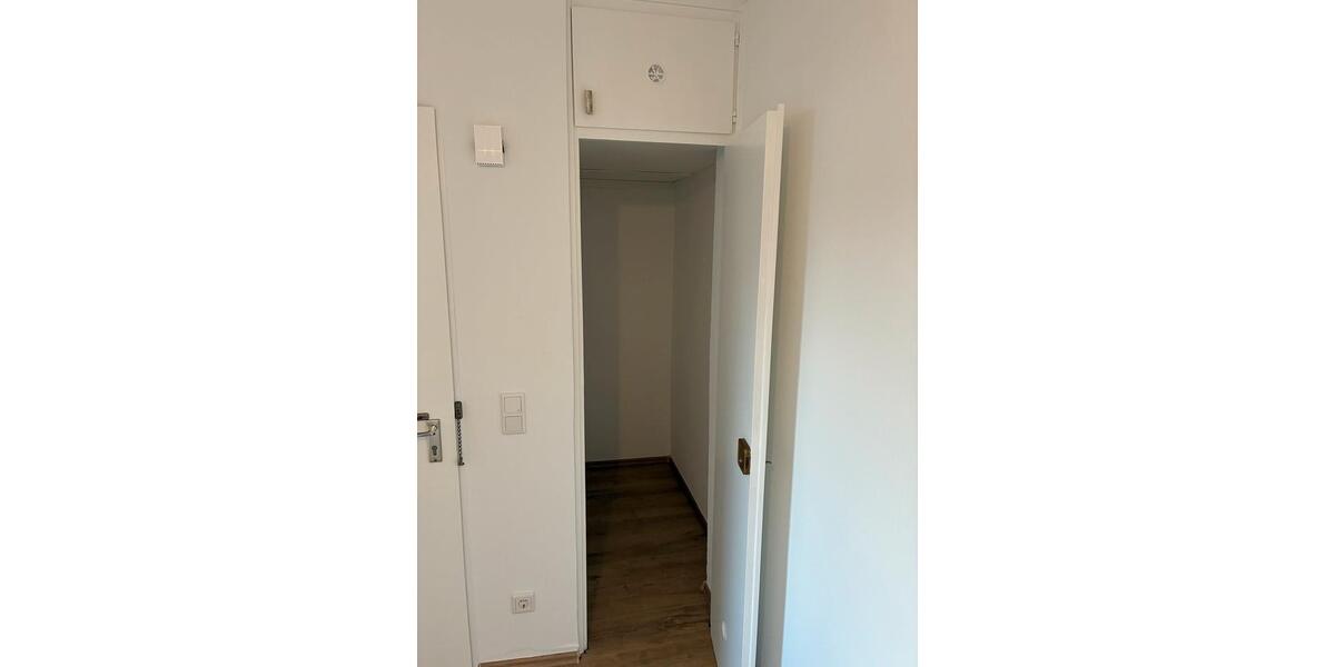 Etagenwohnung Düsseldorf Derendorf - 3 Zimmer, 70 m&sup2;, 1.200&euro; | Angebot:26362632