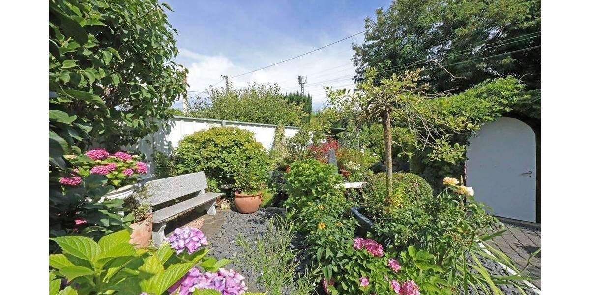 Reihenmittelhaus Düsseldorf Lierenfeld - 3 Zimmer, 130 m&sup2;, 425.000&euro; | Angebot:25631739