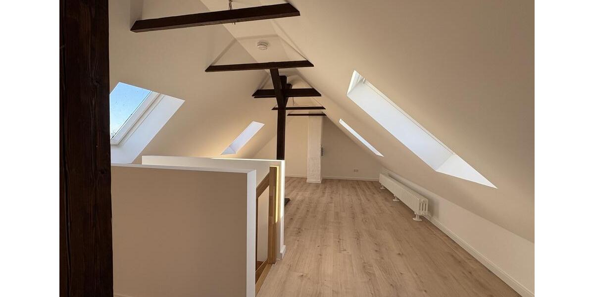 Dachgeschoßwohnung Düsseldorf Pempelfort - 3 Zimmer, 85 m&sup2;, 1.715&euro; | Angebot:25718773