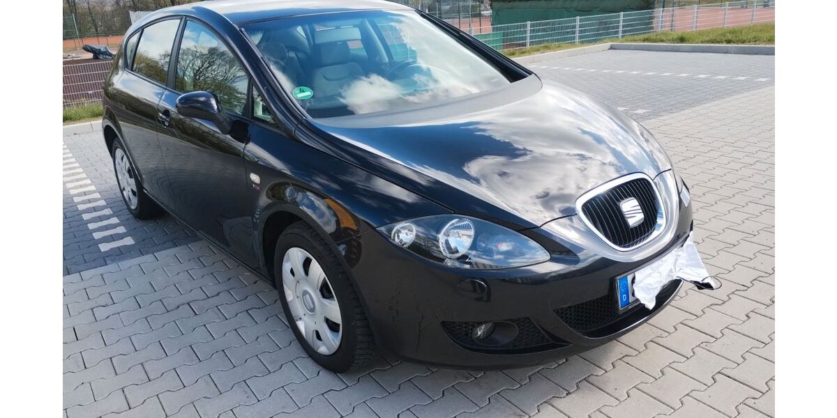 Seat Leon 230.000 km 2.400 &euro; Solingen 42651