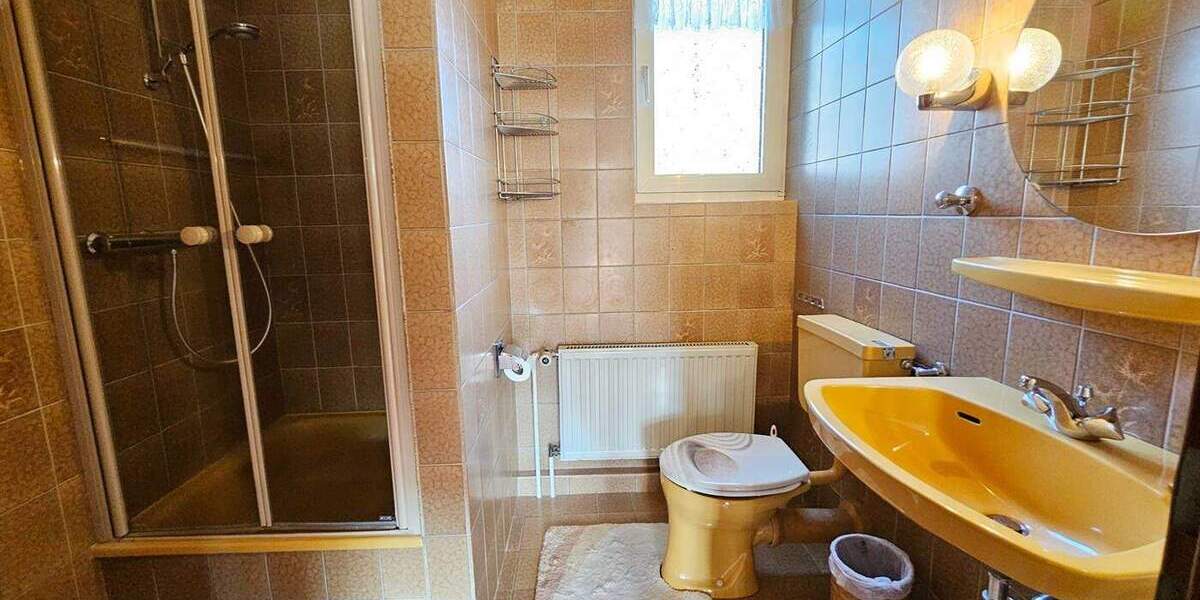 Gepflegtes Einfamilienhaus mit Garage und traumhaftem Grundstück in Leverkusen- Lützenkirchen 4 zimmer