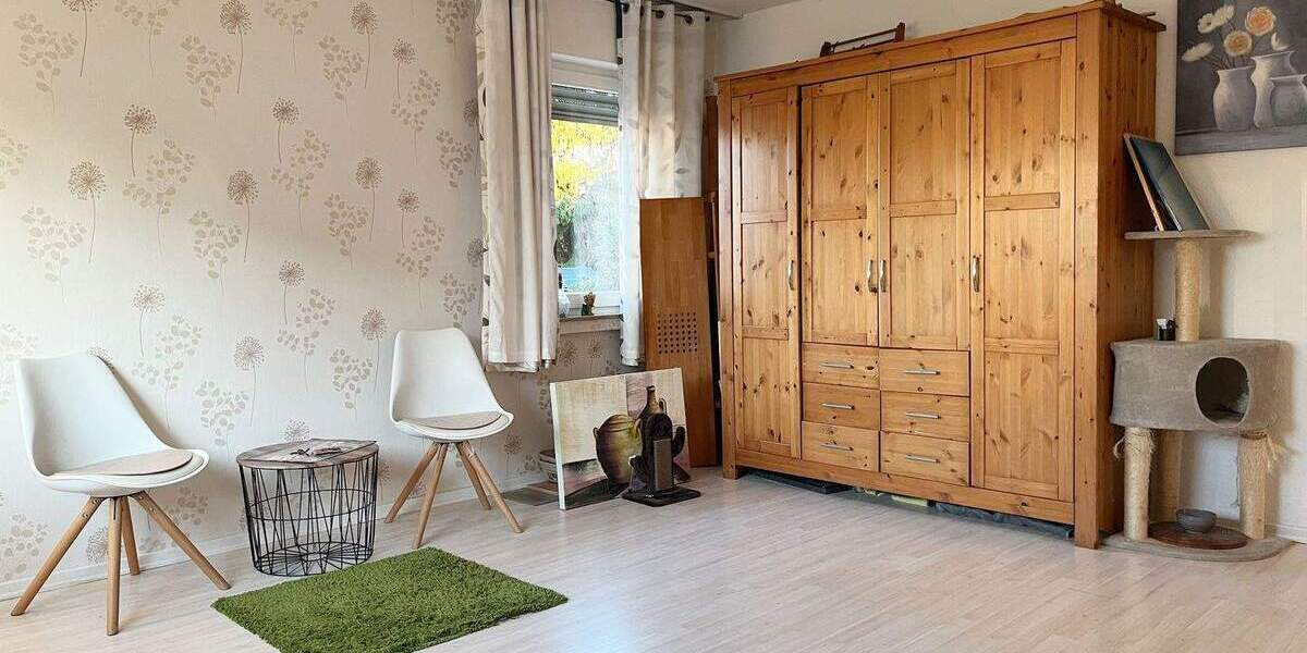 Attraktive Doppelhaushälfte mit großem Garten, Doppelgarage und 5 Zimmern! 5 zimmer