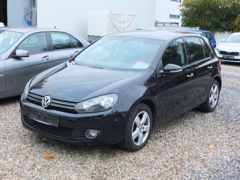 VW Golf 1.6TDi TEAM EINPARKHILFE SHZ TEMPOMAT 5-türig 159.855 km 7.904 € Köln 50858