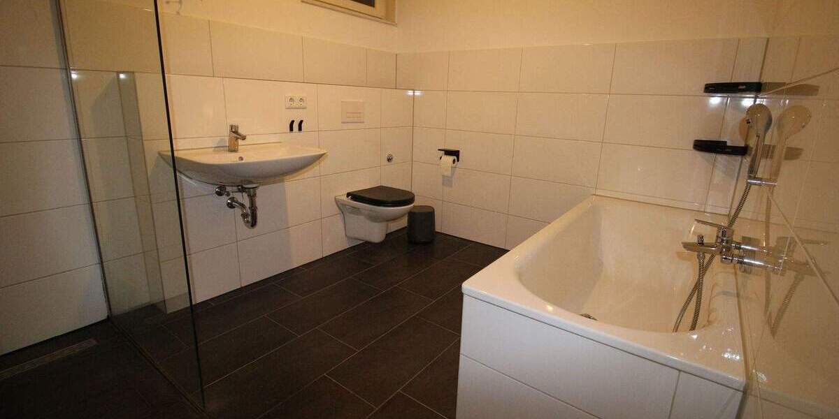 Gartenliebhaber gesucht - stilvolles Wohnen mit privatem Grün! 3 zimmer