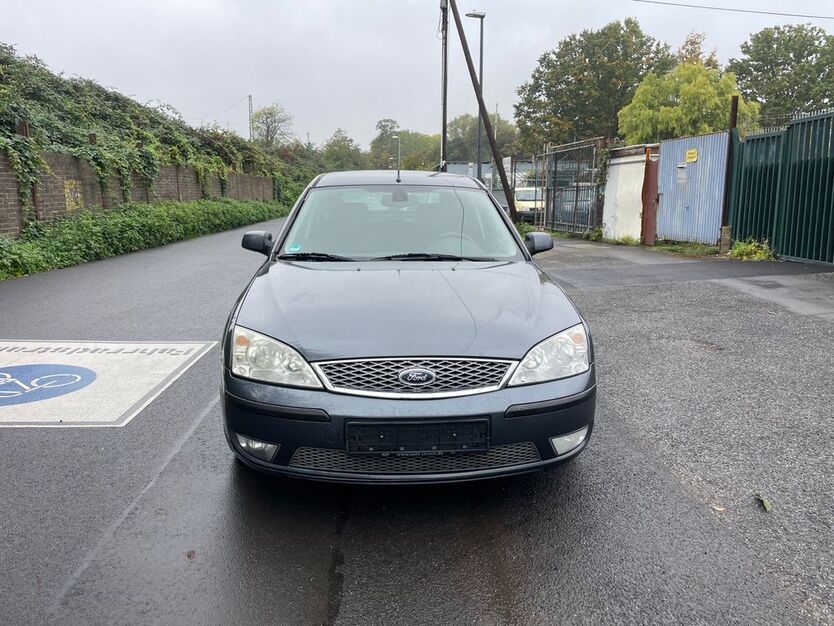 Ford Mondeo 145.000 km 2.900 € Köln 50739