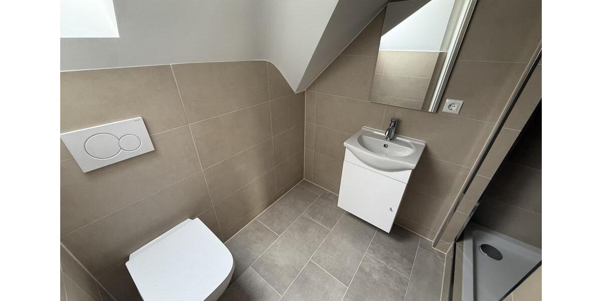 Großzügige Maisonette-Wohnung mit Parkett, Einbauküche & Hobbyräumen 5 zimmer