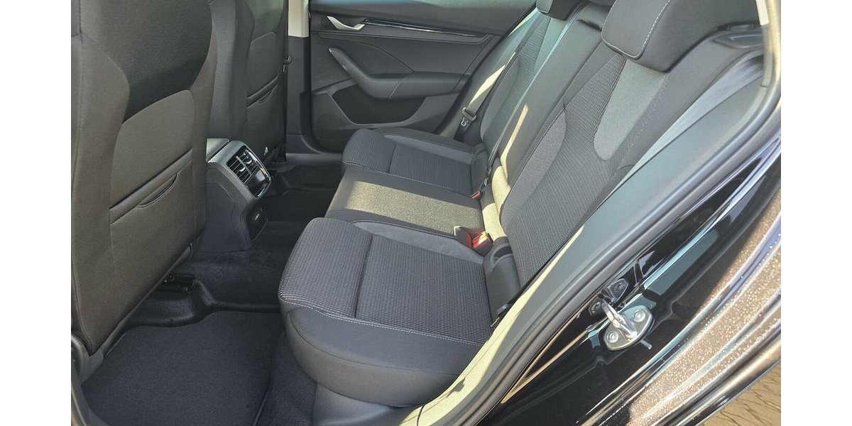 Skoda Octavia Selection Automatik|Winterpaket|LED 1.008 km 32.475 &euro; Wermelskirchen 42929