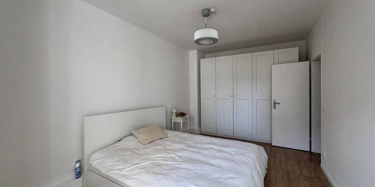 Etagenwohnung Düsseldorf Unterbilk - 3 Zimmer, 90 m&sup2;, 1.810&euro; | Angebot:26874110