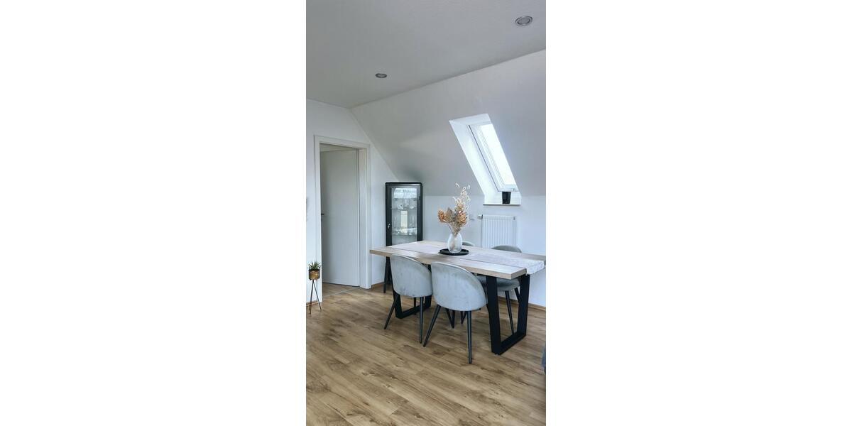 Dachgeschoßwohnung Solingen Ohligs - 2 Zimmer, 78 m&sup2;, 950&euro; | Angebot:26048890