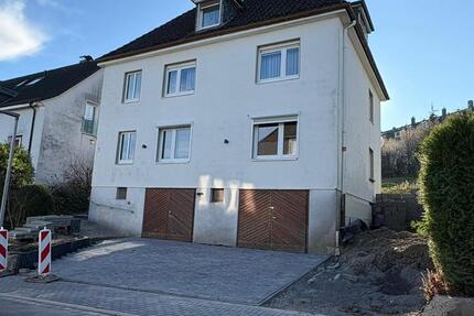 Wohnung Dachgeschoss *** hell und komplett alles neu saniert *** 3 zimmer