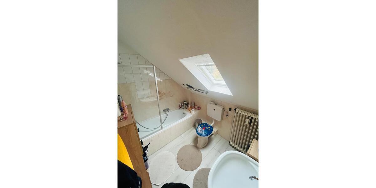 Dachgeschoßwohnung Schalksmühle - 2.5 Zimmer, 90 m&sup2;, 800&euro; | Angebot:26315009