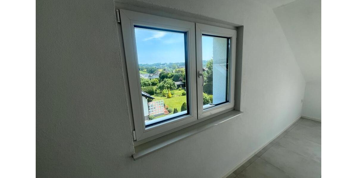 Dachgeschoßwohnung Lindlar - 2 Zimmer, 60 m&sup2;, 800&euro; | Angebot:26279682