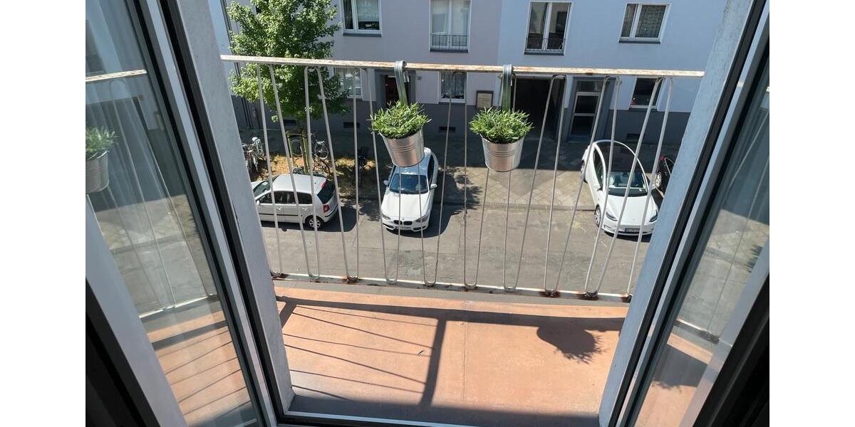 Wohnung in D-Derendorf mit 2 Balkonen (bitte keine Makler) 3 zimmer