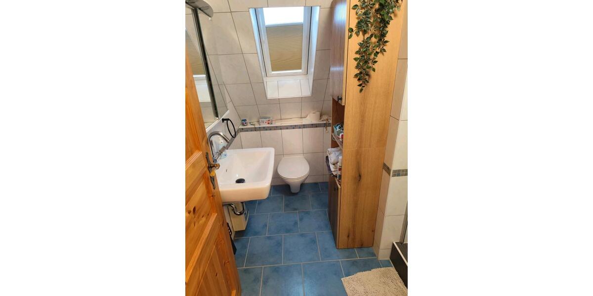 2. Etage moderne u helle 78m² DG-Wohnung 3.5 zimmer