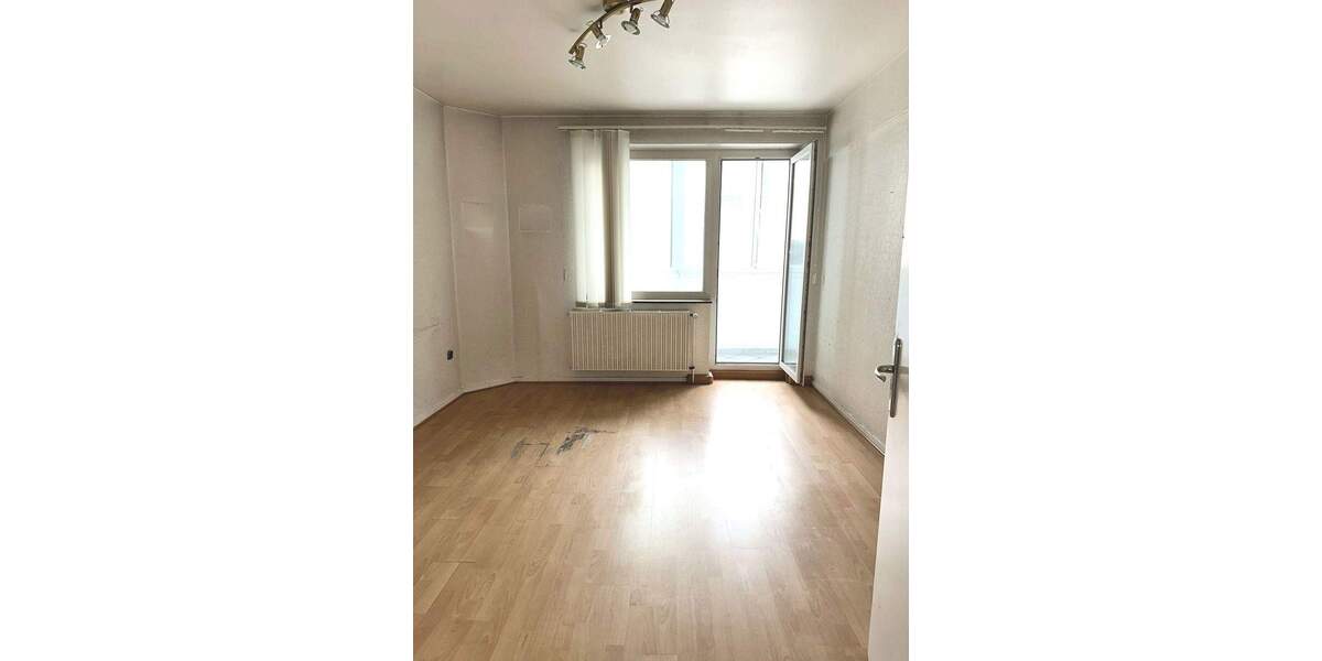 Ruhige Lage in D-Friedrichstadt! Gut geschnittene, citynahe 4 Zimmer Wohnung mit idealer Anbindung! 4 zimmer