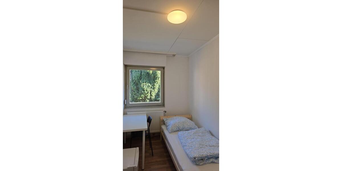 Große Monteurunterkunft – 13 Zimmer – 13 zimmer