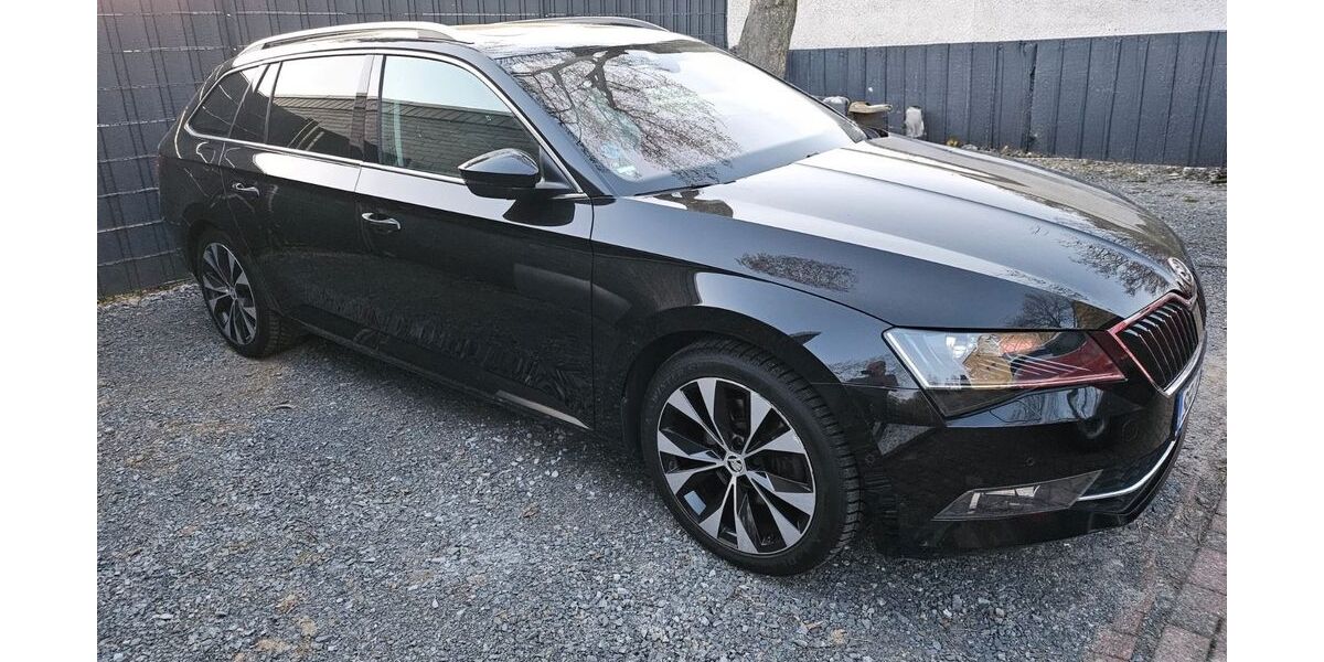 Skoda Superb 141.142 km 17.000 &euro; Solingen 42651