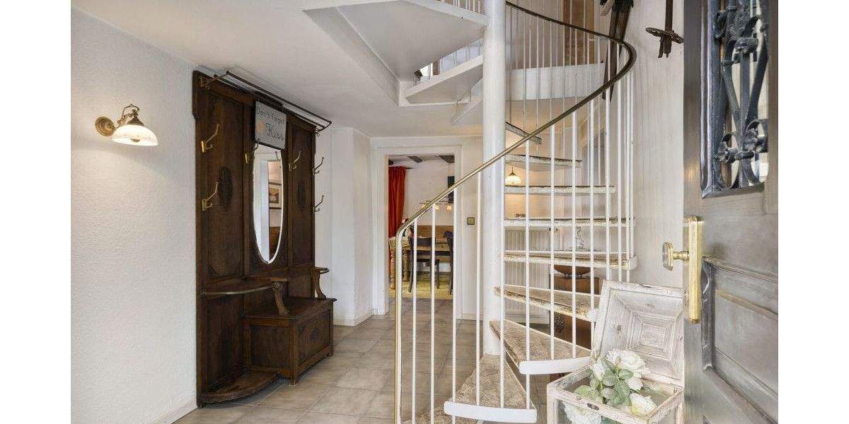 Bergisches Fachwerkhaus mit kleinen Schönheitsfehlern sucht neue Eigentümer - Einfamilienhaus Leverkusen Bergisch Neukirchen | Angebot:25319174