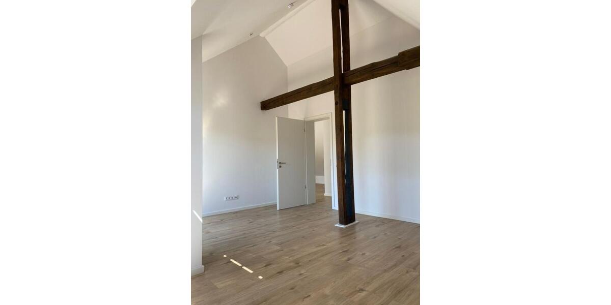 Dachgeschoßwohnung Lindlar - 3 Zimmer, 102 m&sup2;, 955&euro; | Angebot:26256349