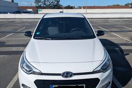 Hyundai i20 93.015 km 8.700 &euro; Leverkusen 51371
