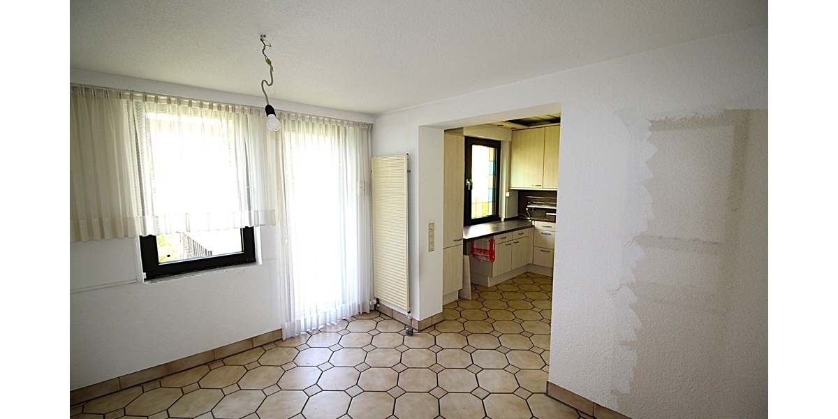 Raumwunder mit diversen Nutzungsmöglichleiten: Massives EFH mit Garten, Garage und viel Potenzial 7 zimmer