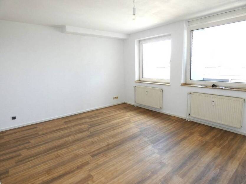Helle City-Wohnung mit Balkon und modernem Bad - zentrale Lage