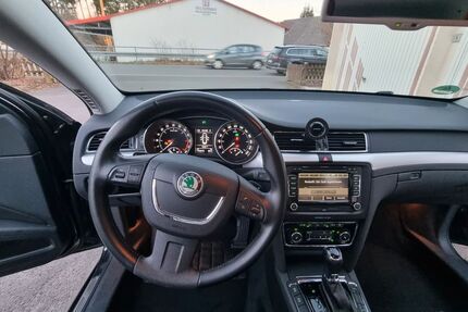 Skoda Superb 194.000 km 9.300 &euro; Halver 58553