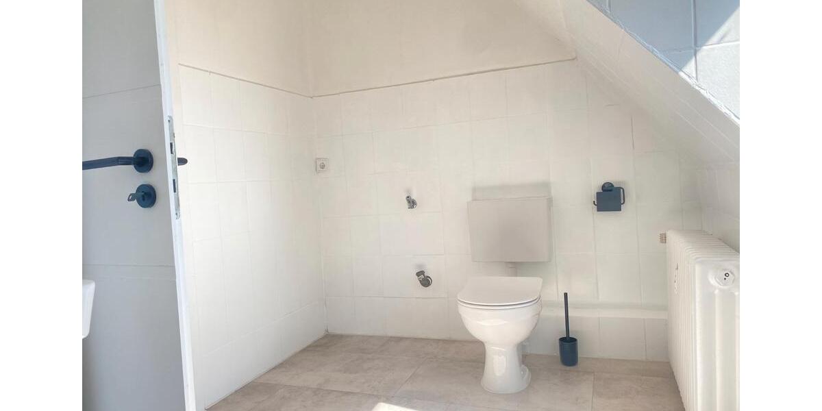 Dachgeschoßwohnung Remscheid Gemarkung Bergisch Born - 3.5 Zimmer, 60 m&sup2;, 487&euro; | Angebot:26675431