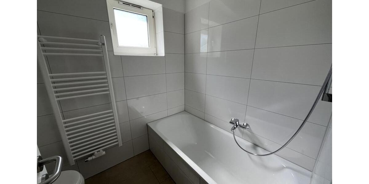 Erdgeschoßwohnung Remscheid Lüttringhausen - 4 Zimmer, 78 m&sup2;, 579&euro; | Angebot:26462522