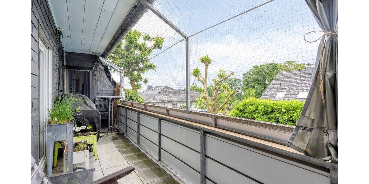 Großes Haus mit Pool in grüner Lage sucht neue Eigentümer - Einfamilienhaus Wermelskirchen / Dhünn Dhünn | Angebot:26949322