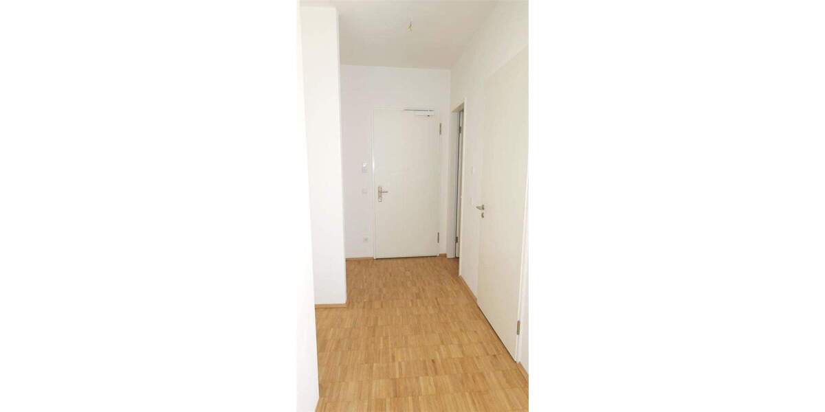 Attraktive 3 Zimmer Wohnung inkl. EBK , Fußbodenheizung, Süd-West Terrasse 3 zimmer