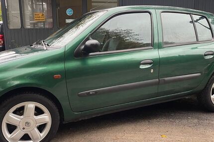 Renault Clio 210.000 km 890 &euro; Hilden 40724