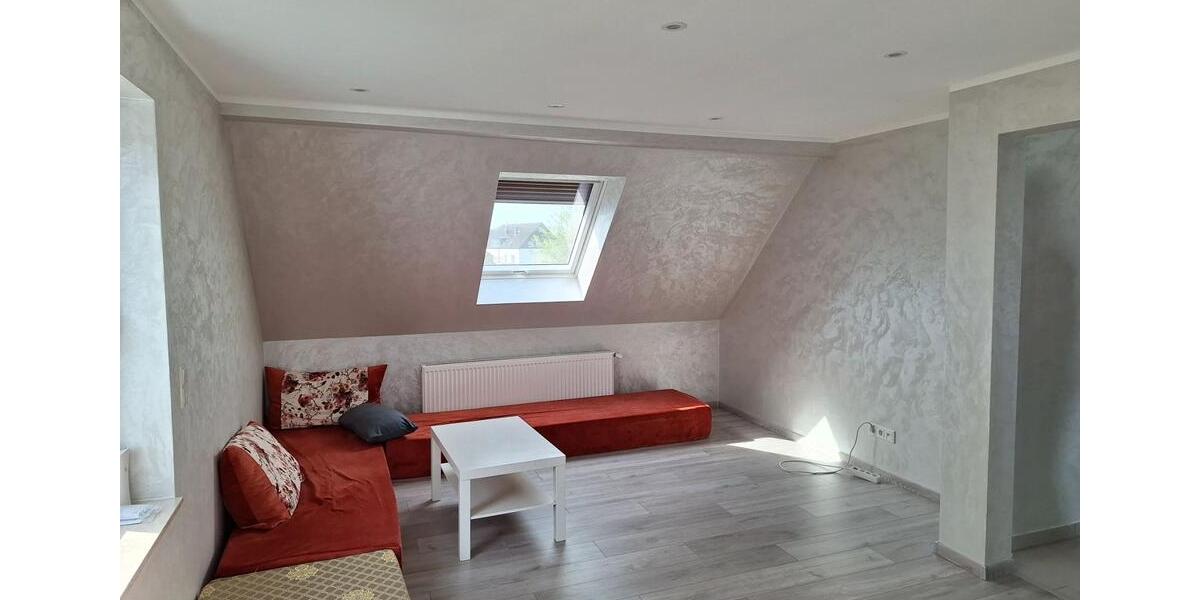 Dachgeschoßwohnung Langenfeld (Rheinland) - 2 Zimmer, 70 m&sup2;, 1.200&euro; | Angebot:26214129