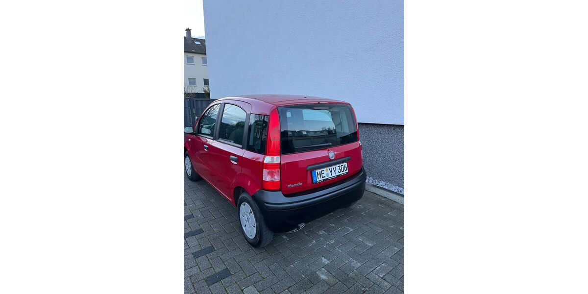 Fiat Panda 153.386 km 2.450 &euro; Velbert 42553