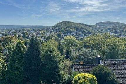 Wunderschönes und in bester Lage gelegegenes Zweifamilienhaus!!!!! 8 zimmer