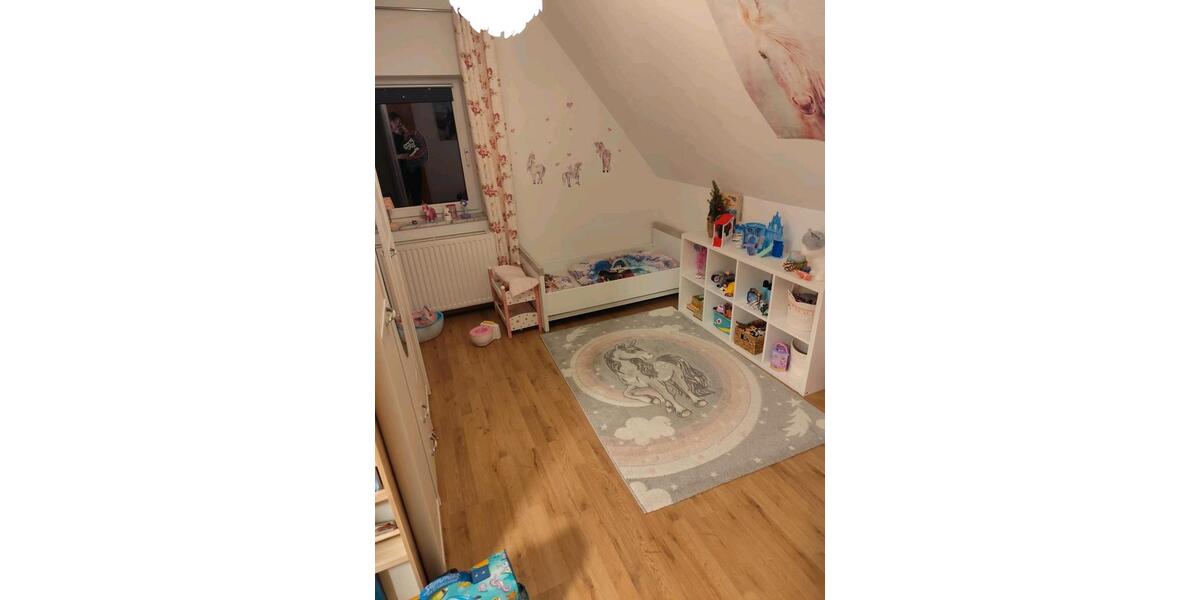 2. Etage moderne u helle 78m² DG-Wohnung 3.5 zimmer