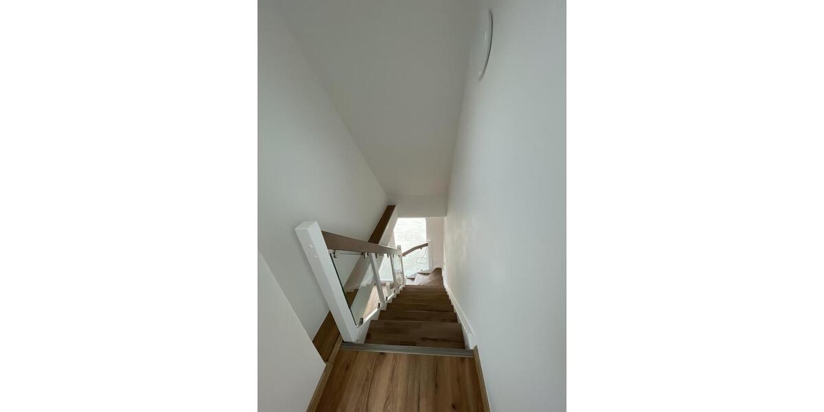 Erstbezug!! Wohnung mit 5 Zimmern im idyllischen Grün, möblierte Vermietung in einer Top-Lage 5 zimmer