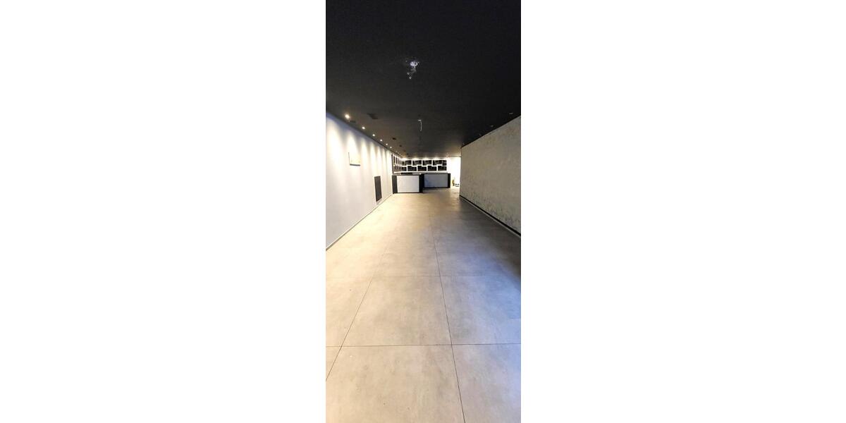 Einzelhandels-Gastronomiefläche in einer sehr guten Lage zu vermieten zimmer