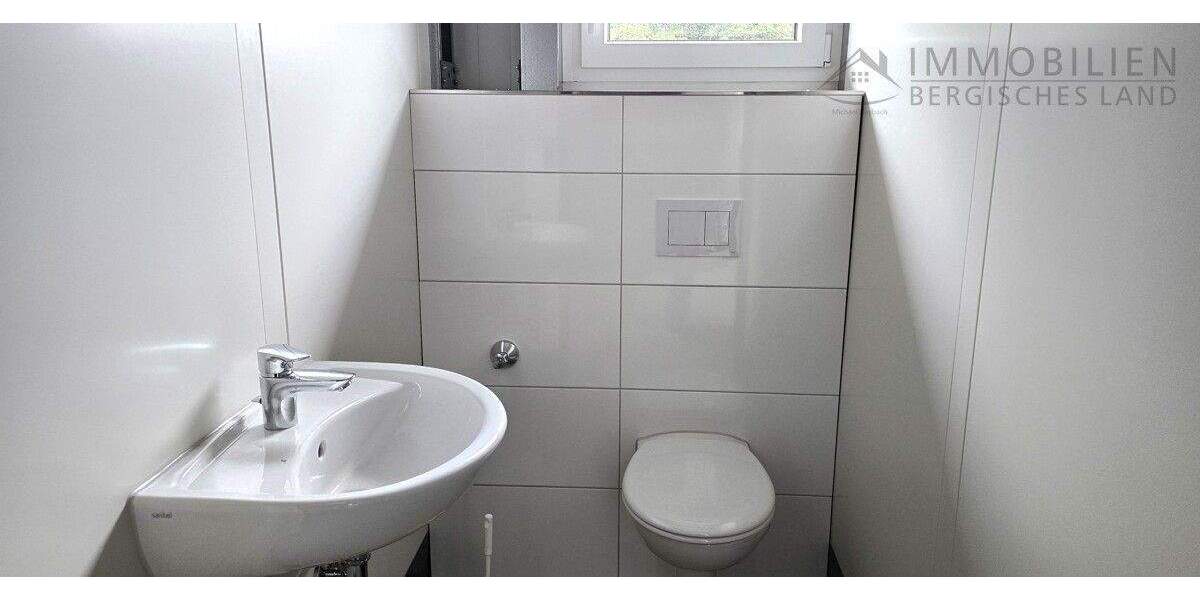 NEUBAU - GUT AUSGESTATTE LAGER-PRODUKTIONSHALLE zimmer