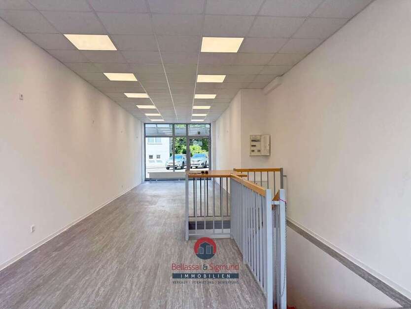 Einzelhandel in Wuppertal 924 € 82 m²