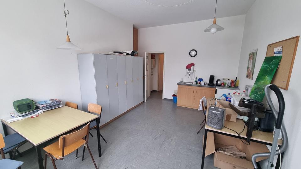 760 m² Gewerbehalle Tischlerei-Zimmerei-Holzbau Vermietung zimmer