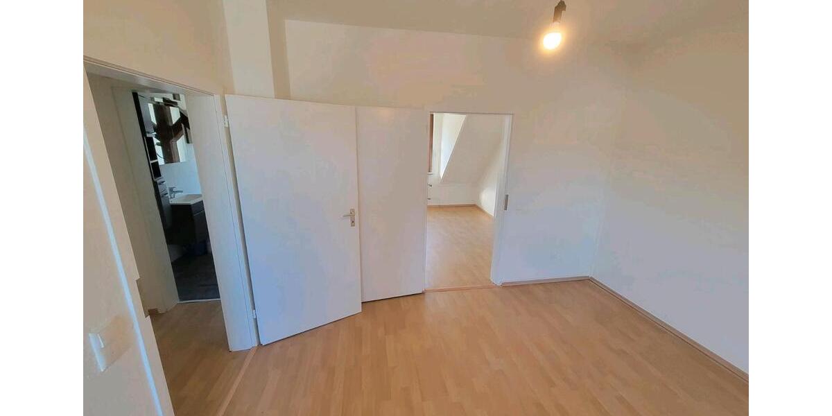 Dachgeschoßwohnung Hagen Hagen-Mitte - 3 Zimmer, 64 m&sup2;, 610&euro; | Angebot:25551496
