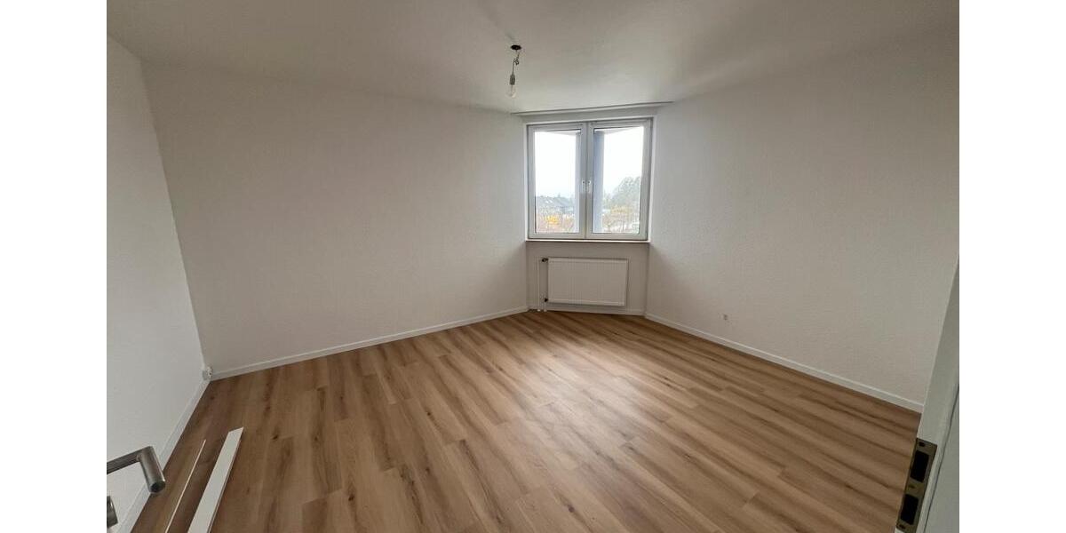 Etagenwohnung Radevormwald - 4 Zimmer, 105 m&sup2;, 950&euro; | Angebot:25630385