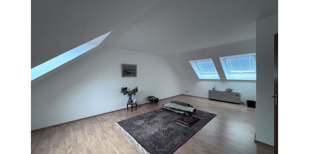 Miete - Einfamilienhaus mit 6 Zimmern, 2 Küchen, Garten und Kamin 6 zimmer