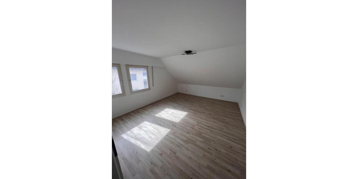 Maisonettenwohnung Bergisch Gladbach Frankenforst - 5 Zimmer, 150 m&sup2;, 1.650&euro; | Angebot:26428347