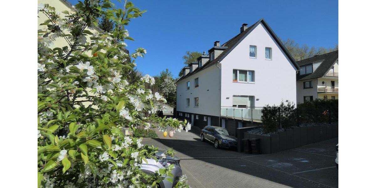 Mehrfamilienhaus, Wohnhaus Solingen Central - 3 Zimmer, 75 m&sup2;, 1.200&euro; | Angebot:24576025