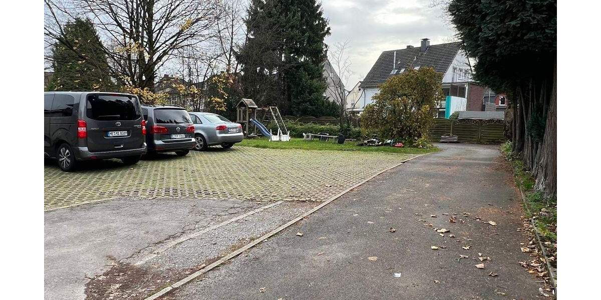 Investorenobjekt mit 3 Wohnungen, 2 Ladenlokalen und Erweiterungsmöglichkeiten zimmer