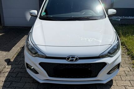 Hyundai i20 67.000 km 10.900 &euro; Remscheid 42899