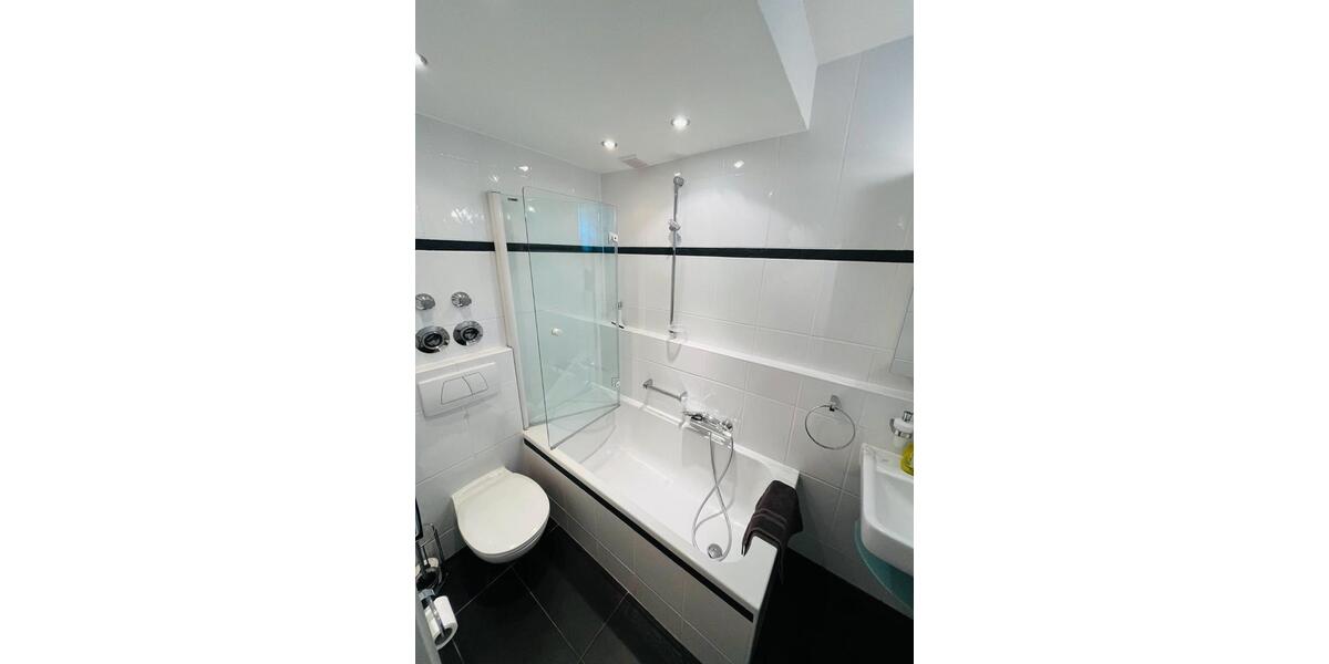 Terrassenwohnung Bergisch Gladbach Paffrath - 1 Zimmer, 65 m&sup2;, 1.300&euro; | Angebot:26578577